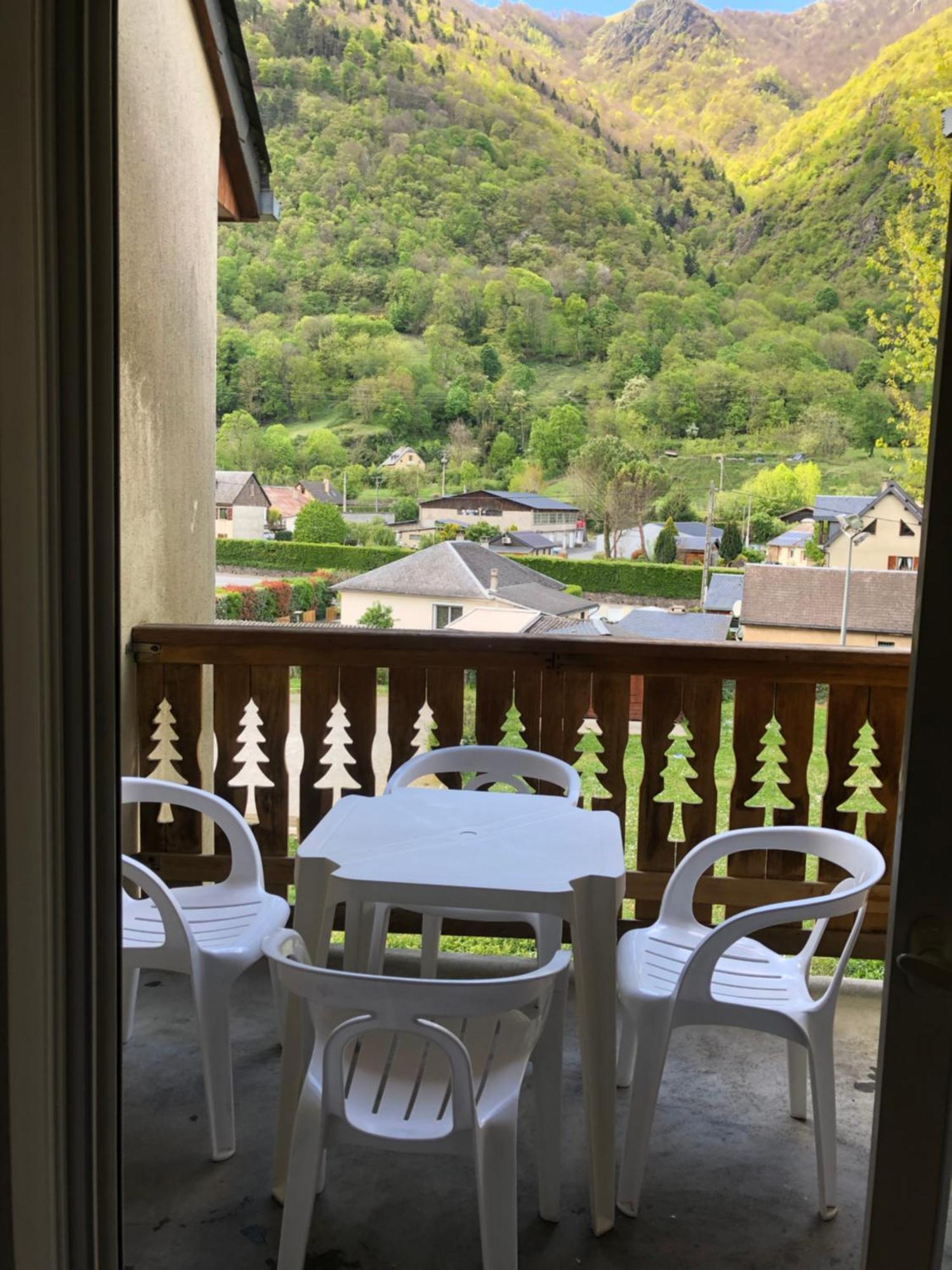 Appart T 3 Bagneres-De-Luchon Vue Montagne - Piscine Mi Juin Bagian luar foto