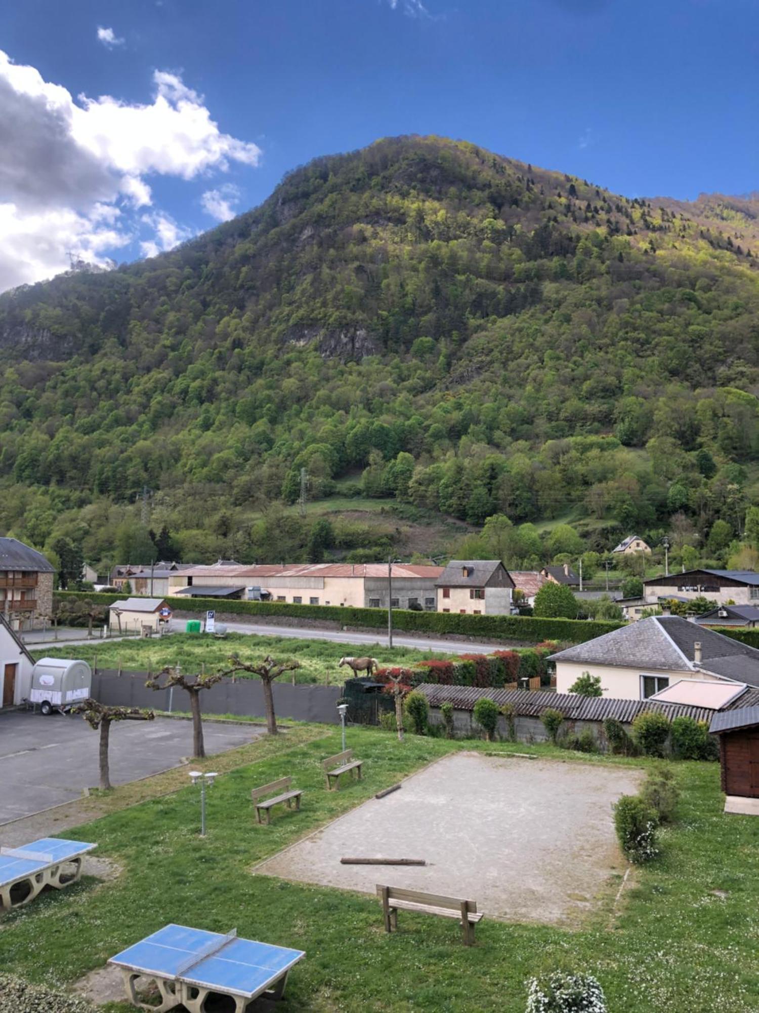 Appart T 3 Bagneres-De-Luchon Vue Montagne - Piscine Mi Juin Bagian luar foto